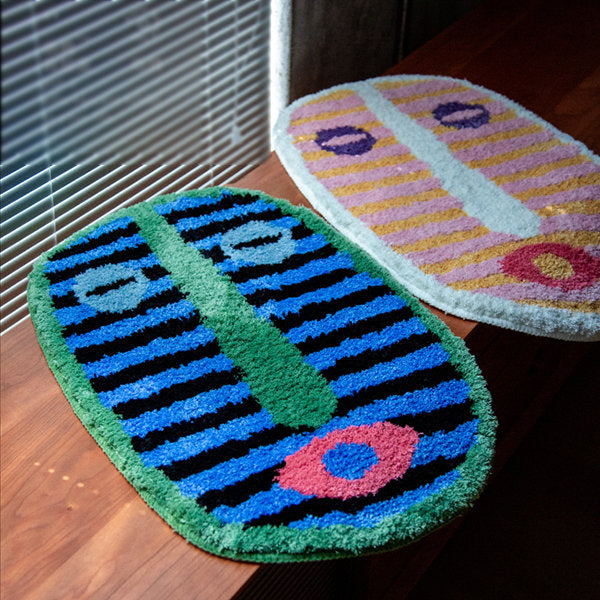 Abstract Face Bath Mat – Modern Plush Durable Bathroom Rug