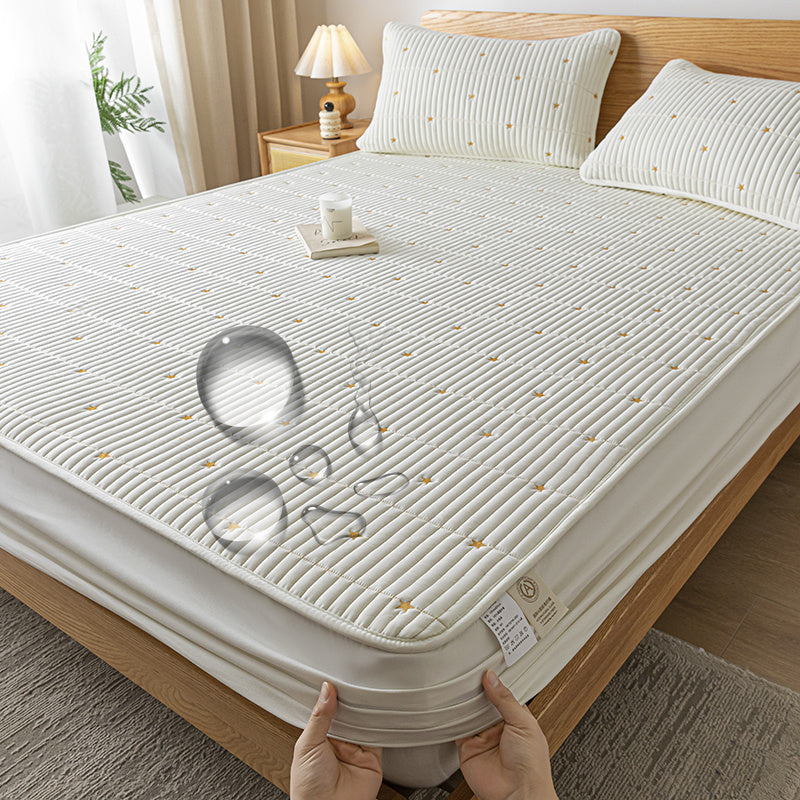 Waterproof Reinforced Mattress Protector with Breathable Fitted Design