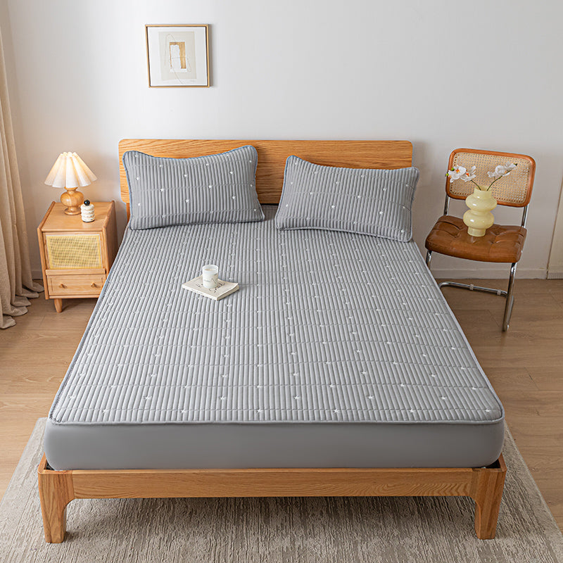 Waterproof Reinforced Mattress Protector with Breathable Fitted Design